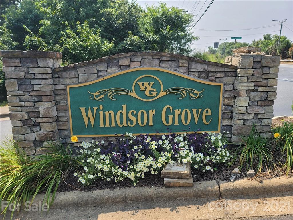 Sold 6422 Windsor Gate Lane, Charlotte, NC 28215 2 Beds / 1 Full Bath / 1 Half Bath 131,900